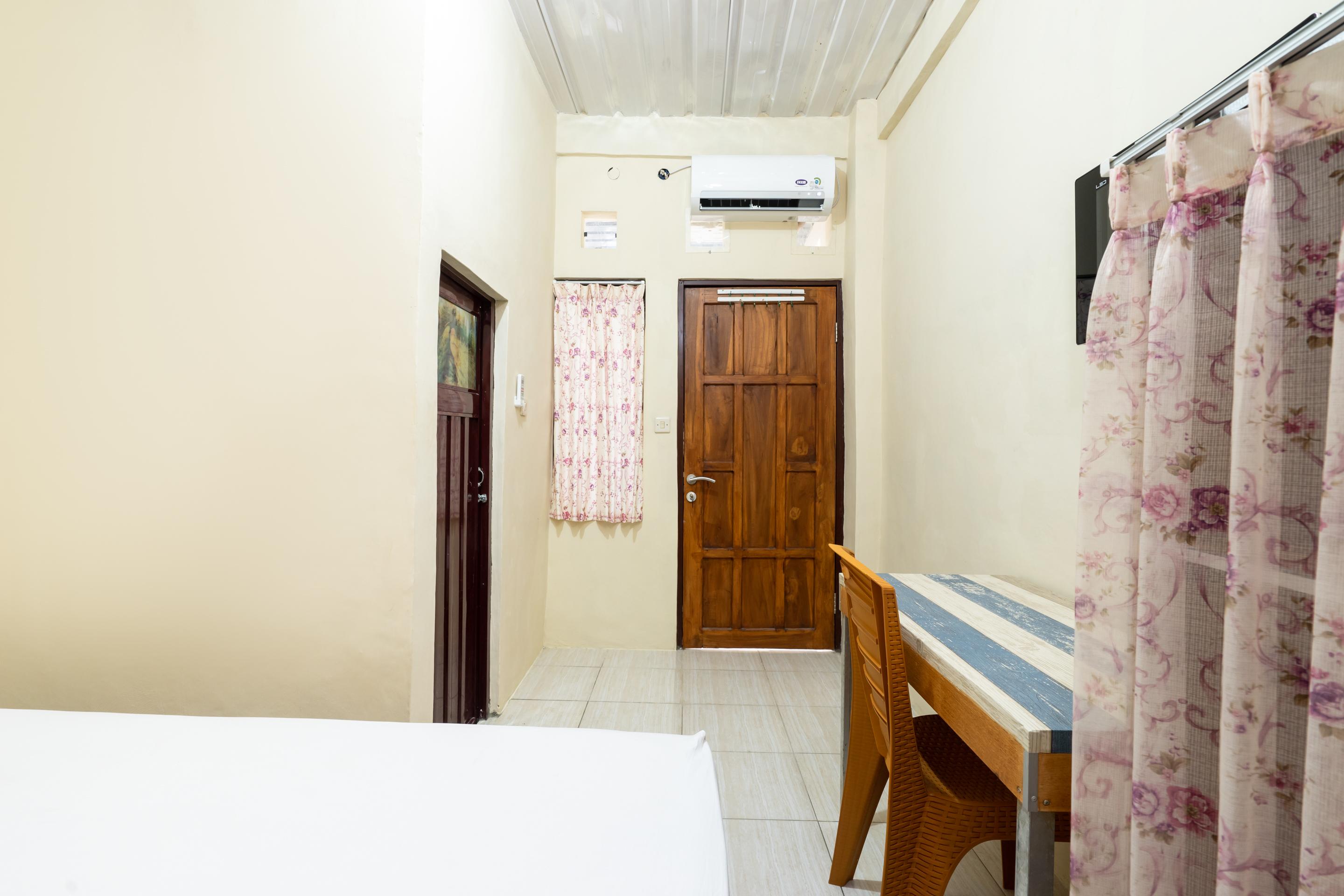 Oyo 2098 Homestay Kk Ngaglik Екстер'єр фото